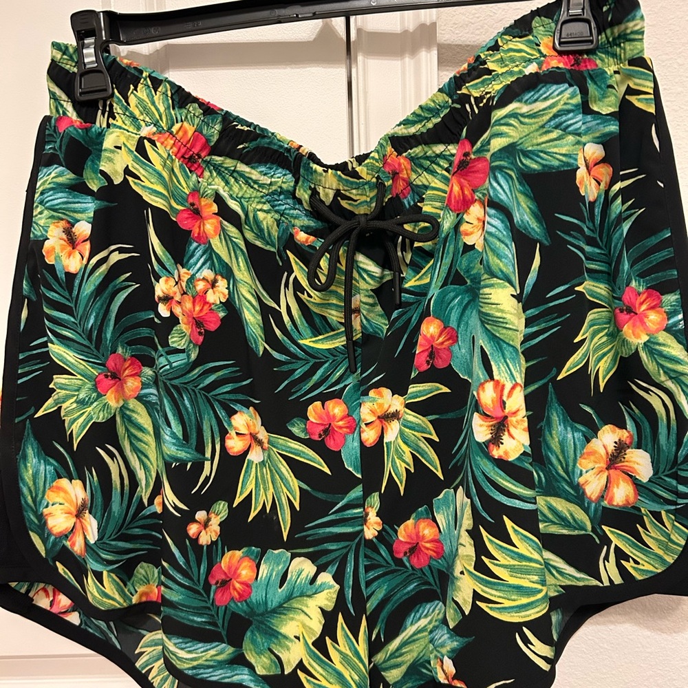 ID Tropical Floral Print Shorts